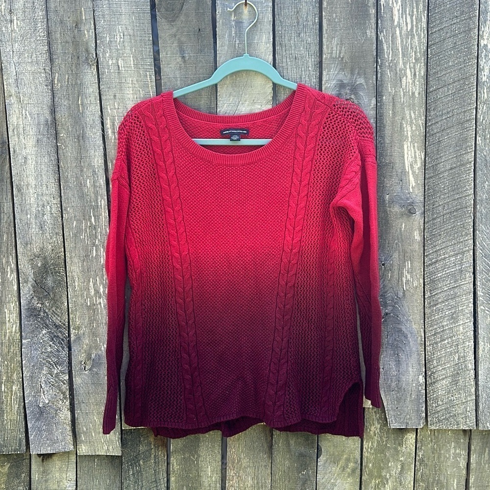 American Eagle Two-Toned Knitted Red Sweater Size Small